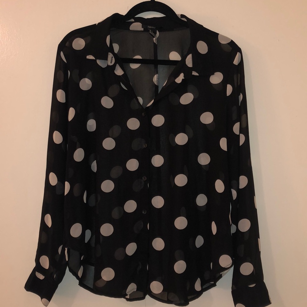 Polka Dot Button Top ⚫️⚪️